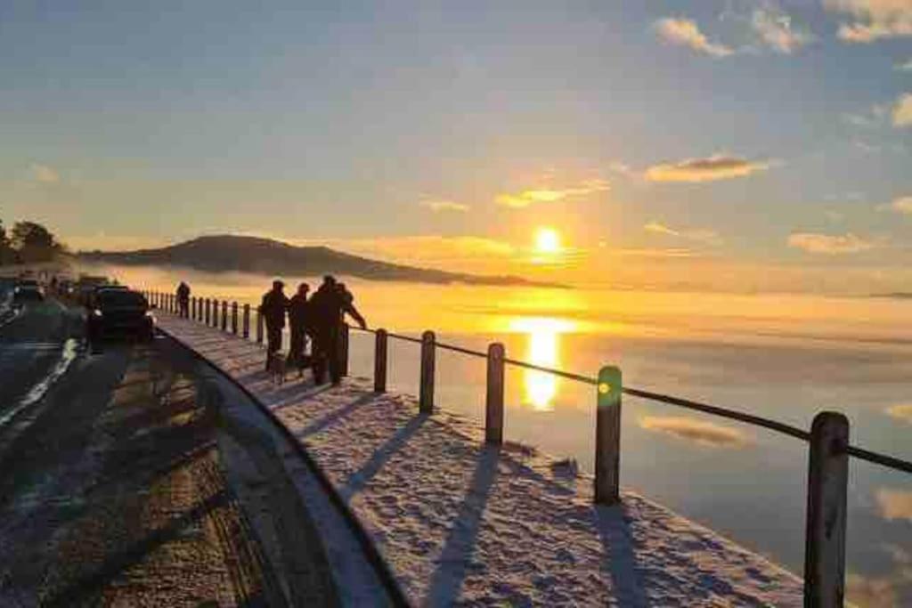 Watersedge Retreat, Views, Sunsets, Dogs Welcome Sandside  Exteriör bild