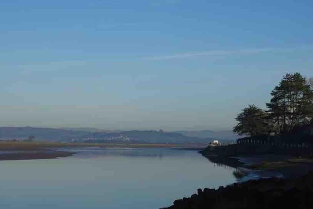 Watersedge Retreat, Views, Sunsets, Dogs Welcome Sandside  Exteriör bild