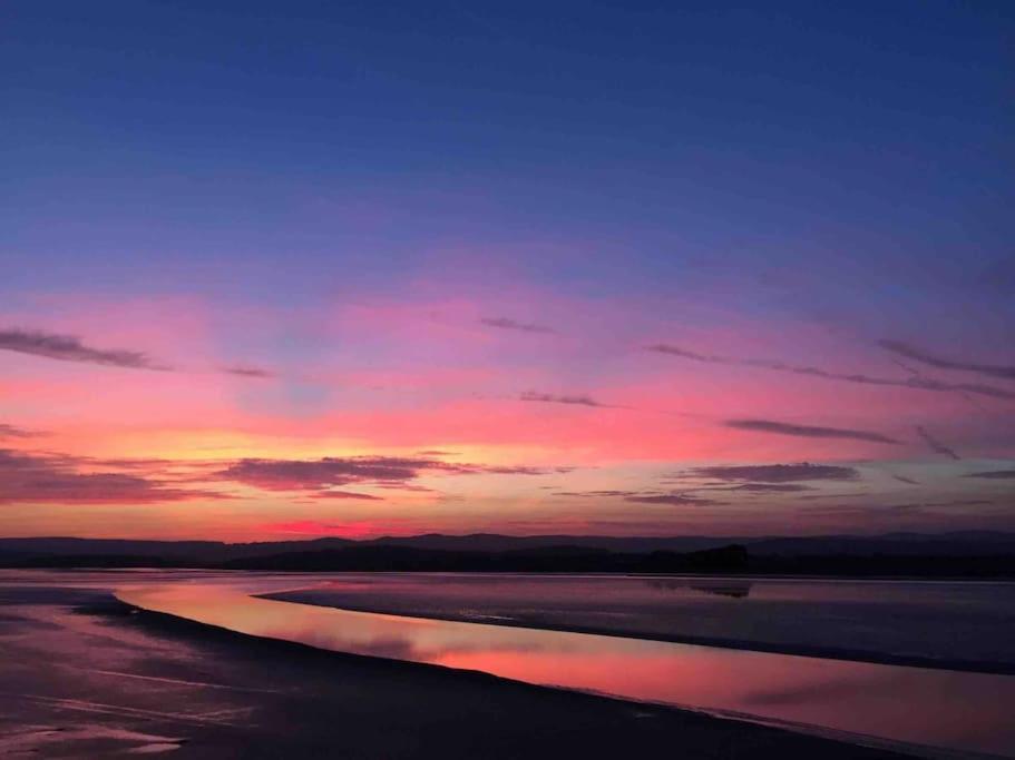 Watersedge Retreat, Views, Sunsets, Dogs Welcome Sandside  Exteriör bild