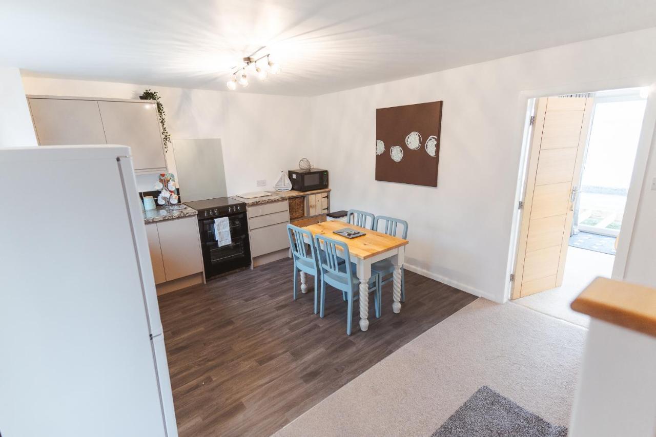 Watersedge Retreat, Views, Sunsets, Dogs Welcome Sandside  Exteriör bild