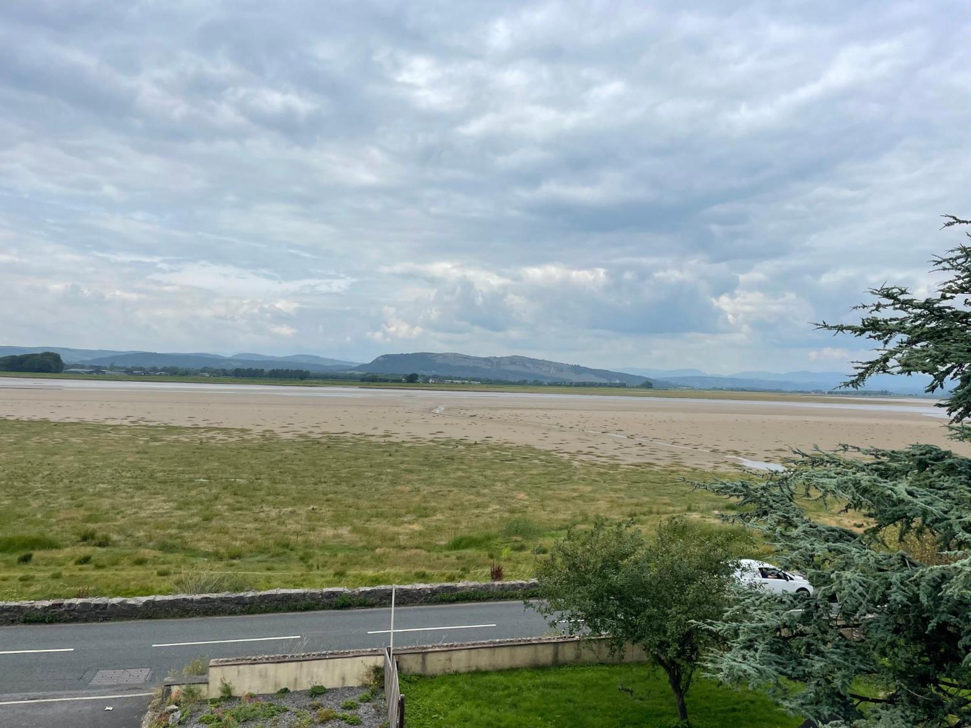 Watersedge Retreat, Views, Sunsets, Dogs Welcome Sandside  Exteriör bild