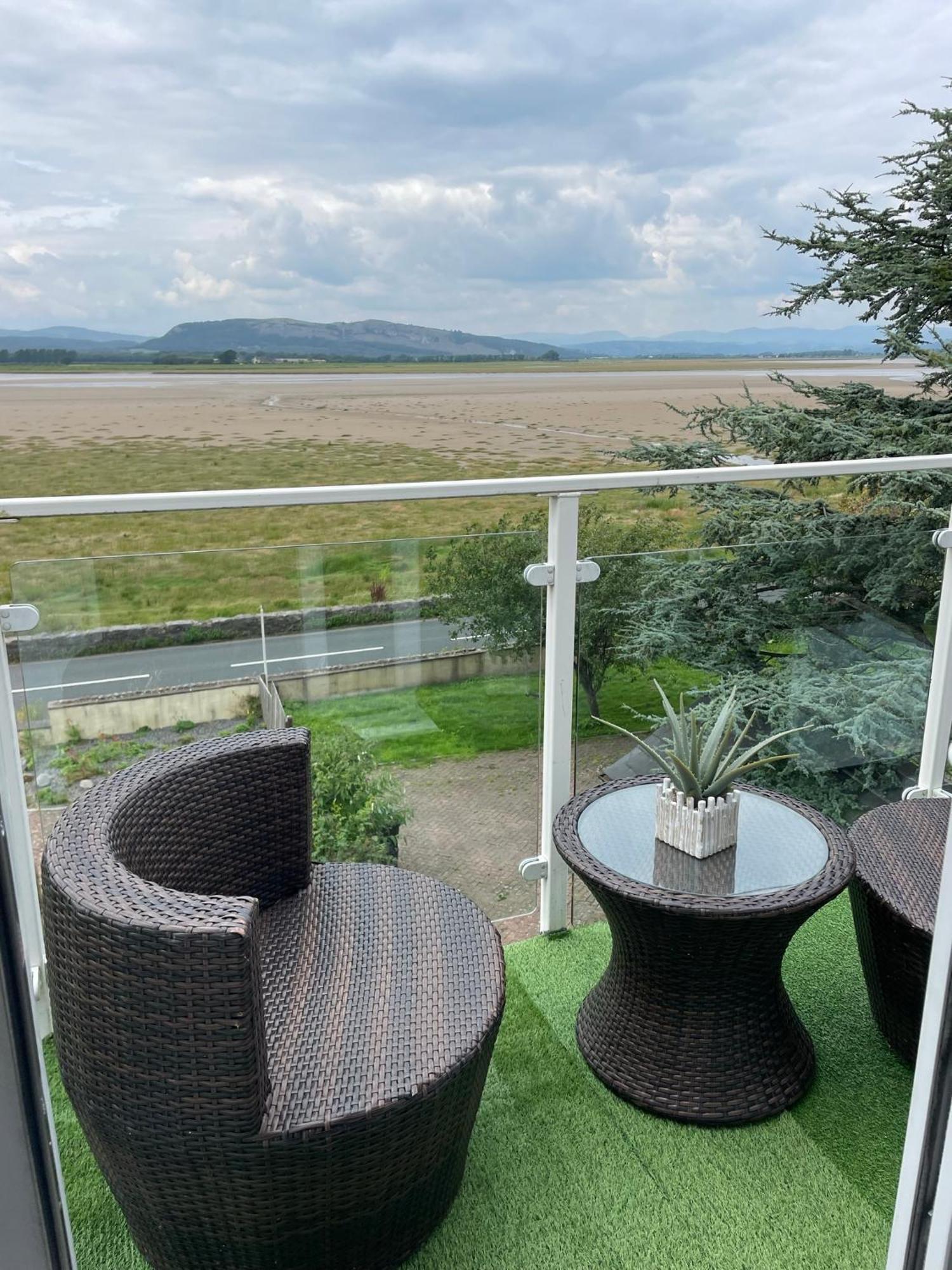 Watersedge Retreat, Views, Sunsets, Dogs Welcome Sandside  Exteriör bild