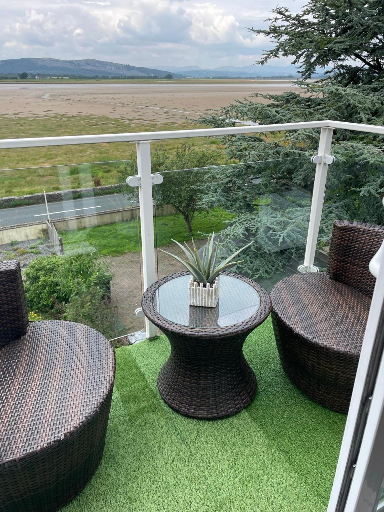 Watersedge Retreat, Views, Sunsets, Dogs Welcome Sandside  Exteriör bild